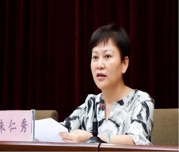 2022年貌美女副市長落馬，狂貪2000萬 五年政績倒數(shù)第一卻接連升官-圖3